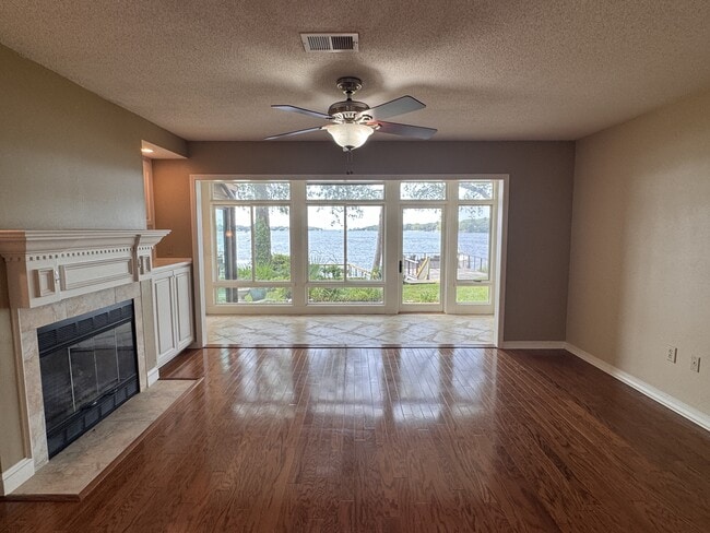 Building Photo - 806 Regatta Cir