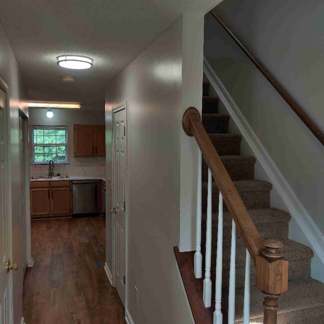 Building Photo - 39 Winding Creek Way
