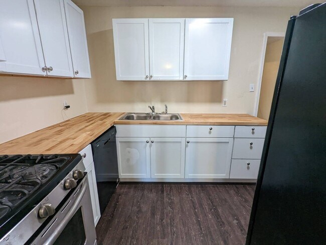 Foto del edificio - 1106 Williamson Dr