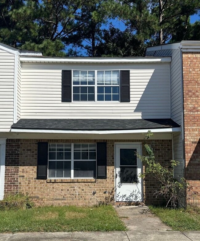 Building Photo - 412 Myrtlewood Cir