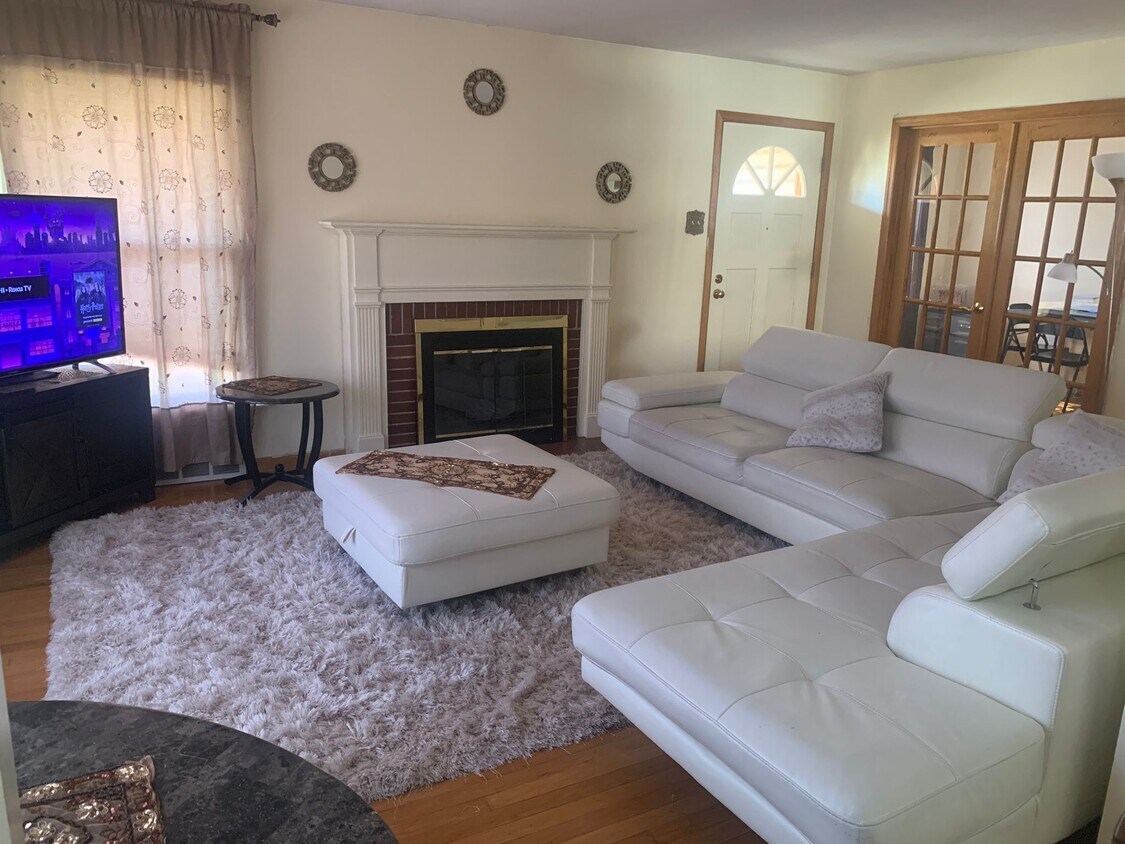 12403 Ballas Meadows Dr, Des Peres, MO 63131 House Rental in Des