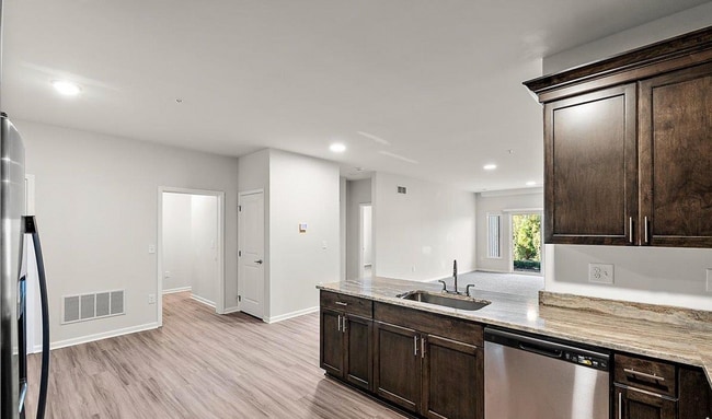 Building Photo - 8280 Heywood Cir