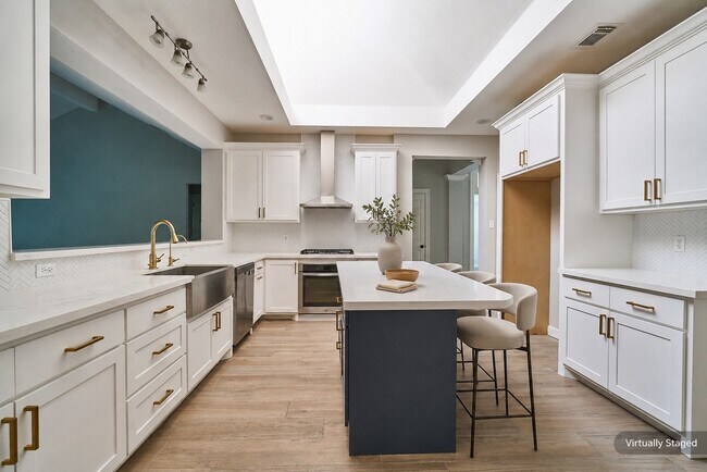 Building Photo - 3234 Bodine Dr