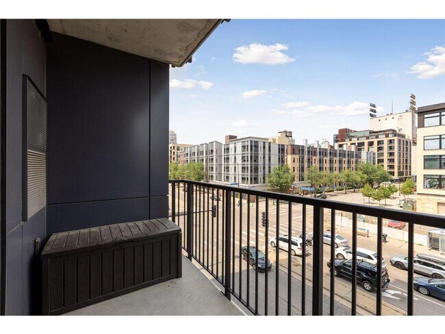 Foto del edificio - 811 Washington Ave S
