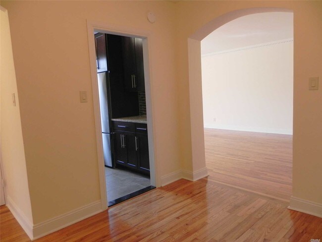 Foto del edificio - 160 S Middle Neck Rd