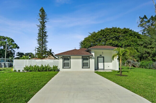 Building Photo - 1205 Miner Rd
