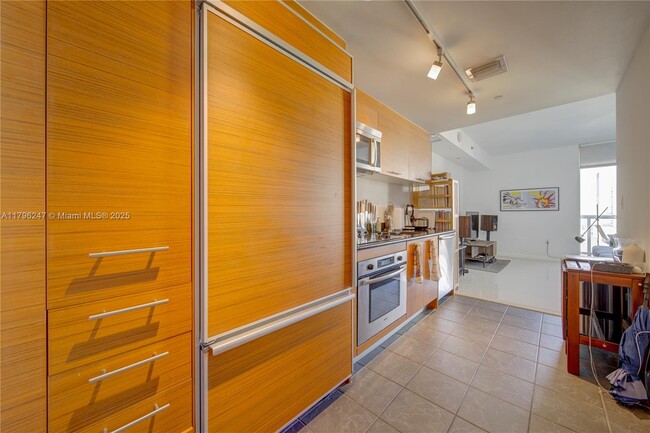 Building Photo - 50 Biscayne Blvd