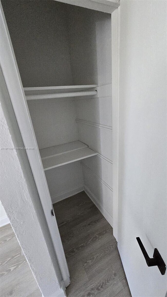 Foto del edificio - 9270 E Bay Harbor Dr