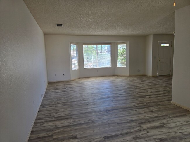 Building Photo - Coming Soon!! Wonderful neighborhood close...