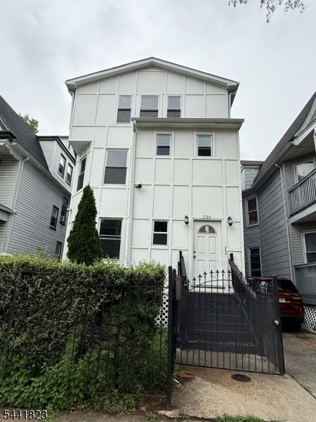Building Photo - 239 S Clinton St