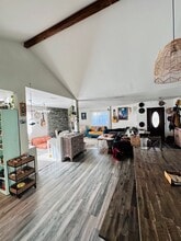 Building Photo - 3823 Via Del Conquistador