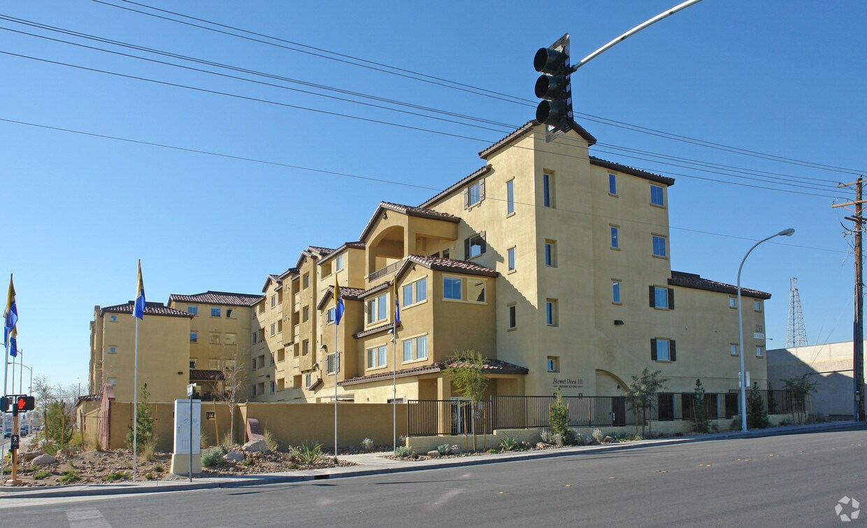 Stewart Pines III Apartments Las Vegas, NV