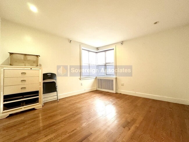 Foto del edificio - 4300 Broadway