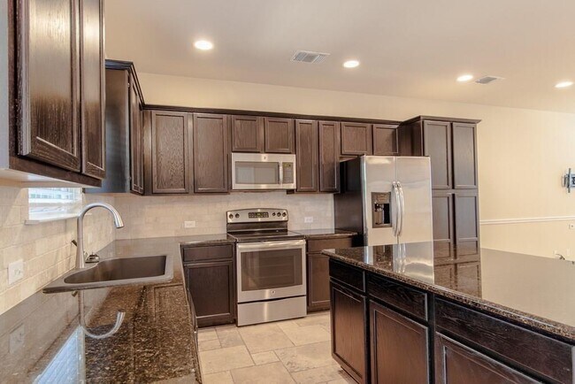 Building Photo - 636 Lookout Tree Ln