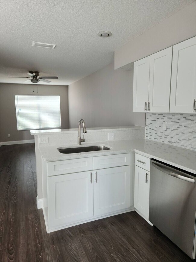 Building Photo - Live the Beach Life – Just One Block from ...