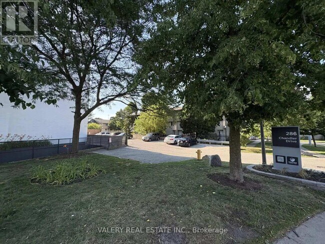 Building Photo - 286 Chandler Dr