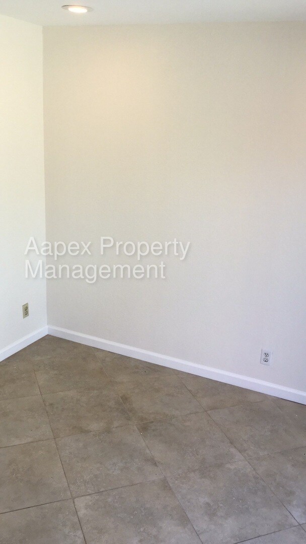 Building Photo - 4345 Solano Way
