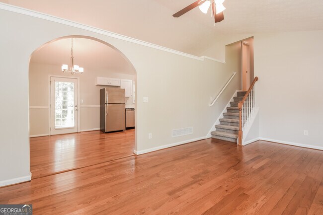 Building Photo - 2885 Estuary Dr