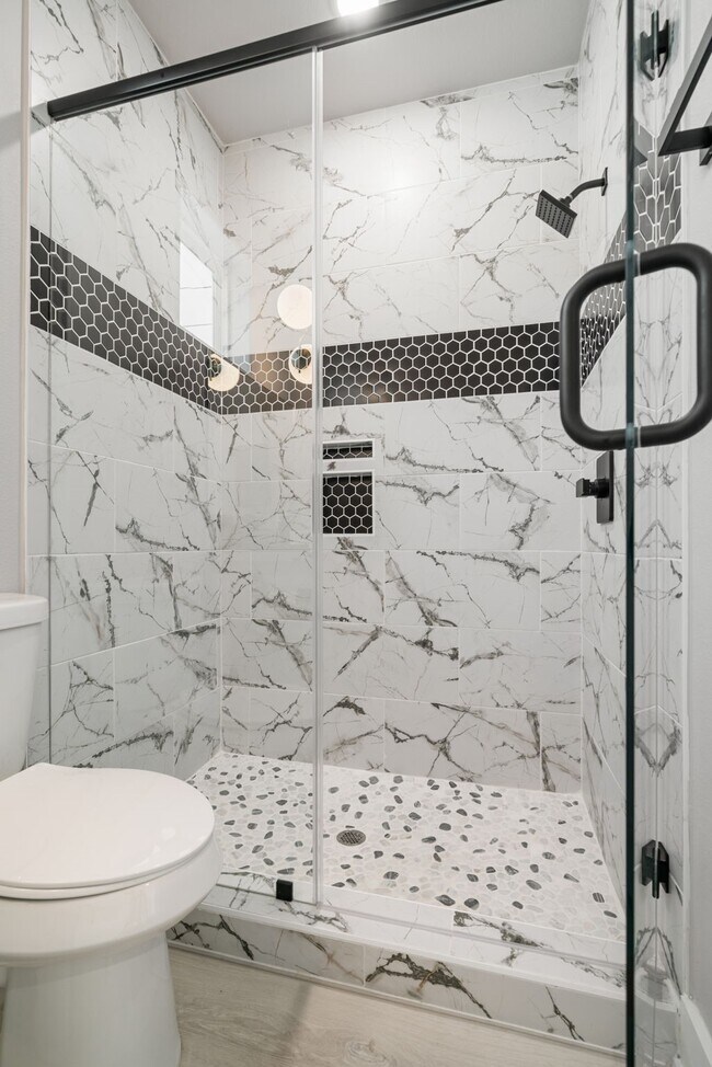 Building Photo - 8521 Brandon St