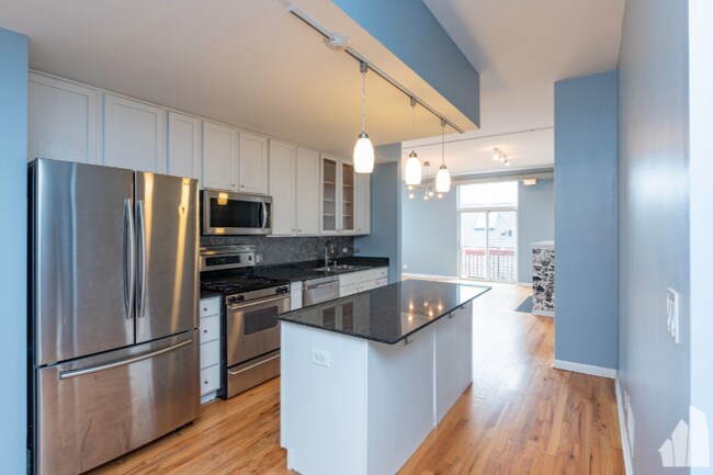 Foto del edificio - 2356 N Elston Ct