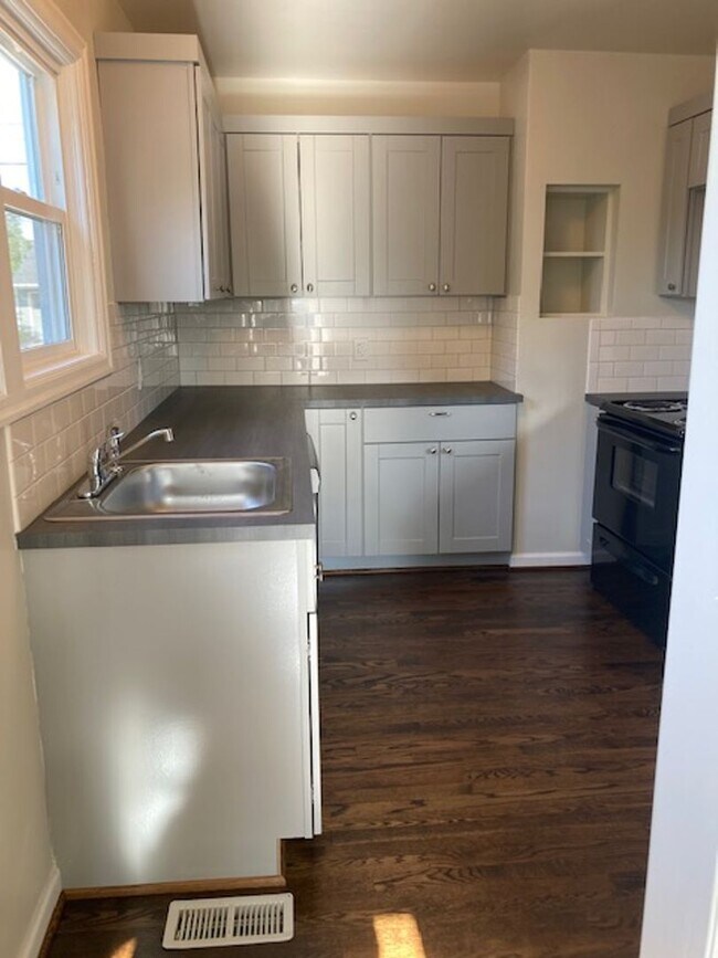 Foto del edificio - Updated North Tabor 2 Bedroom, 1 Bathroom ...