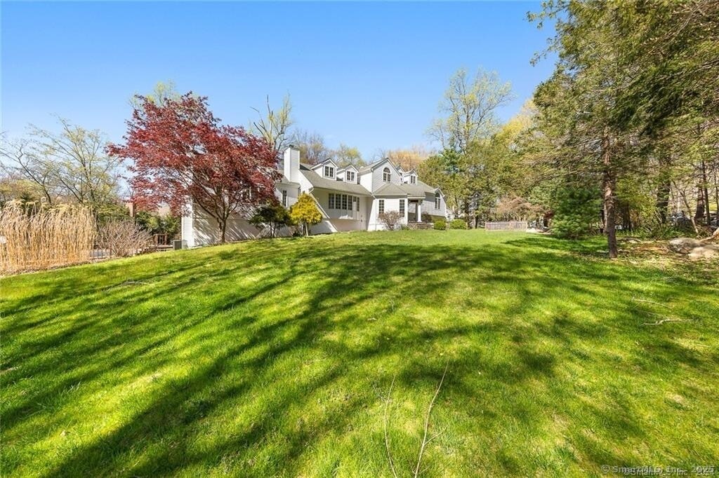 Primary Photo - 41 Burr Farms Rd