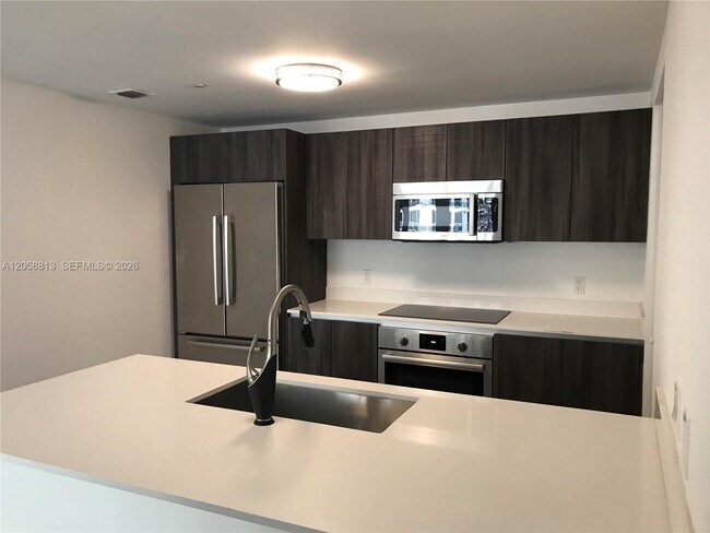 Foto del edificio - 488 NE 18th St