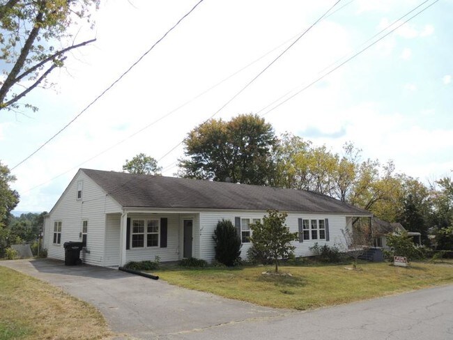Building Photo - 314 Cypress St