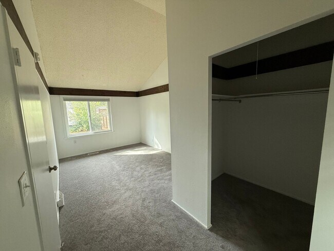 Foto del edificio - July 2026!!! Great house in S Boulder on q...