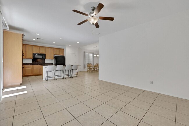 Foto del edificio - Single story in gated community