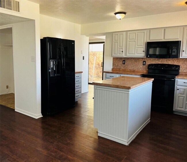 Photo - 5208 Ragan Dr House