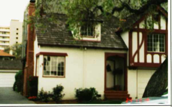 Primary Photo - 26-28 W 5th Ave
