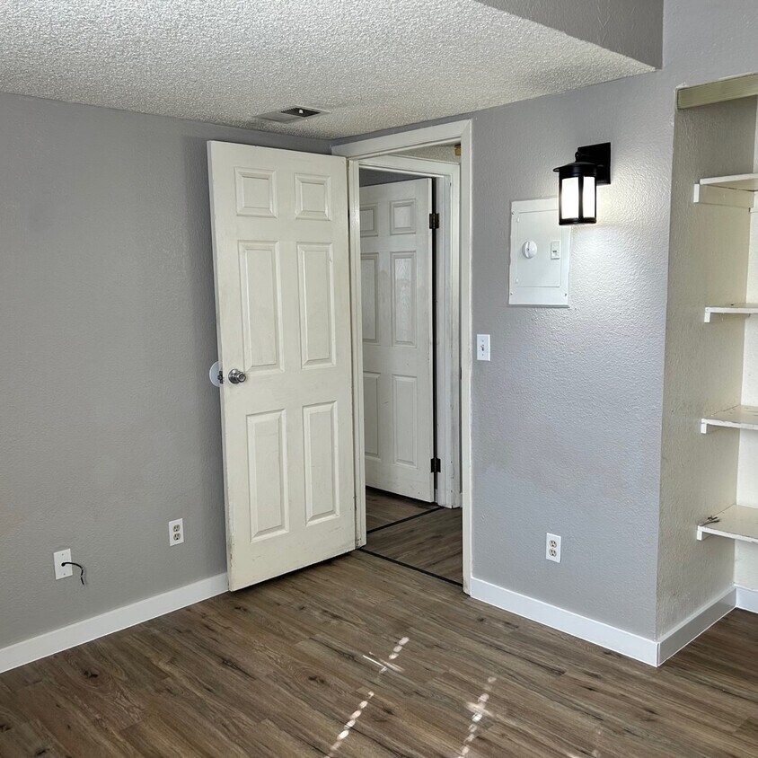 Foto principal - 12366 West Nevada Place