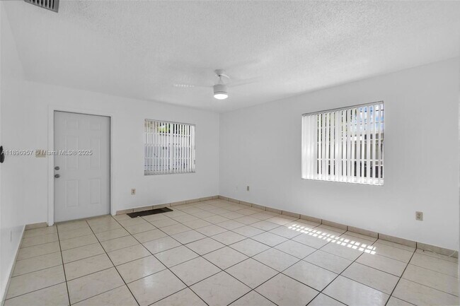 Building Photo - 4776 E 10th Ave