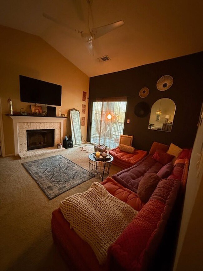 Photo - 608 Squire Ln Apartment