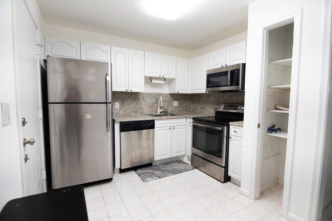 Building Photo - 22605 SW 66th Ave