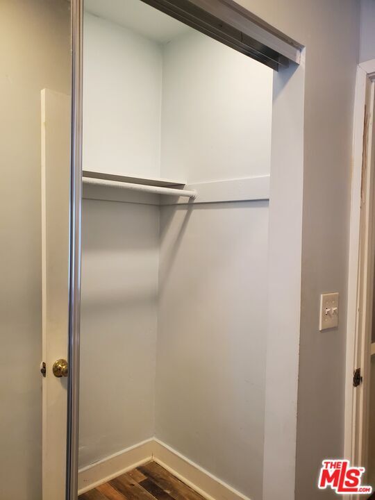 Building Photo - 417 S Wilton Pl
