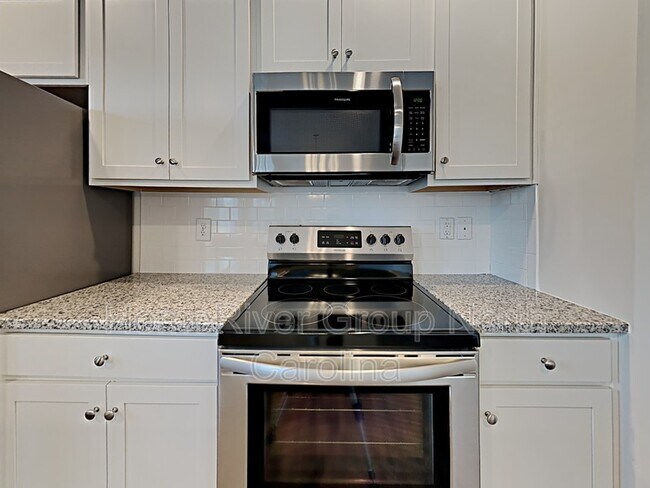 Building Photo - 771 Pointe Andrews Drive