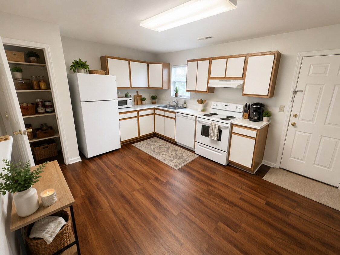 Foto del edificio - Blacksburg, 4 BR / 2.5 BA Available August 17