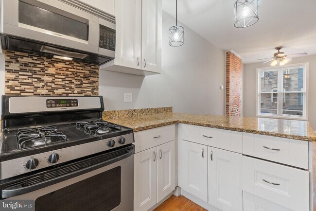 Building Photo - 3501 Leverton Ave