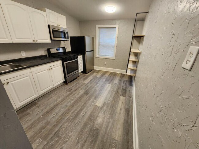 Foto del edificio - 1014 W 27th St