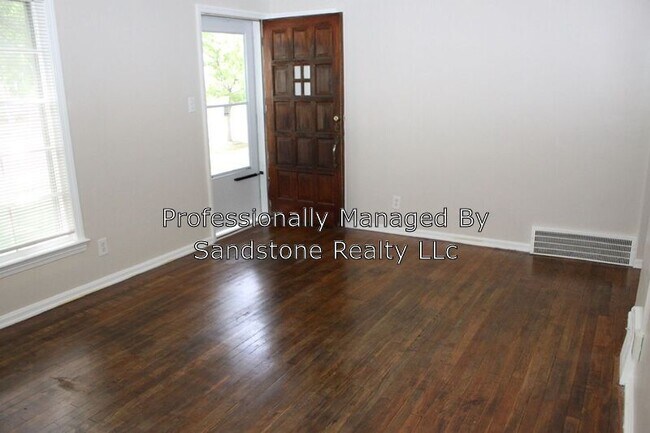 Foto del edificio - Three Bedroom Single in Euclid