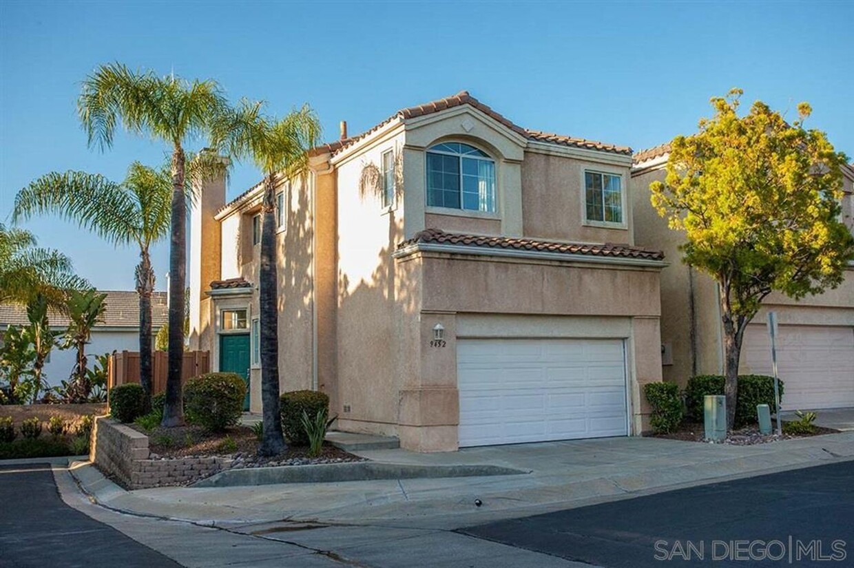 Foto principal - Bright 2-Bedroom Home in Gated Mira Mesa C...