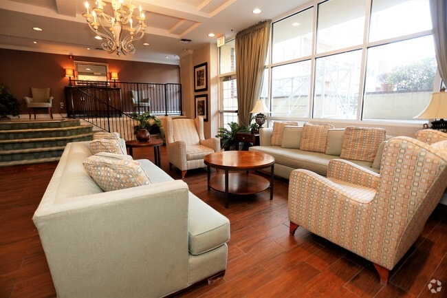 Interior Photo - Park Plaza @ Belvidere