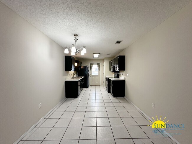 Foto del edificio - Spacious 3-Bedroom Home in FWB in between Eglin & Hurlburt Bases!