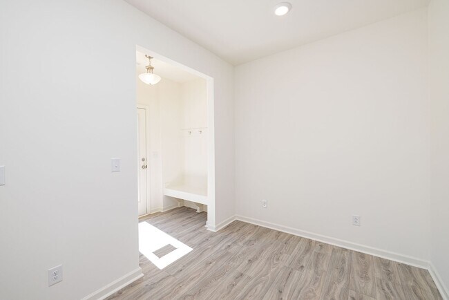 Foto del edificio - BEAUTIFUL 2 Bedroom Townhome in Mooresville