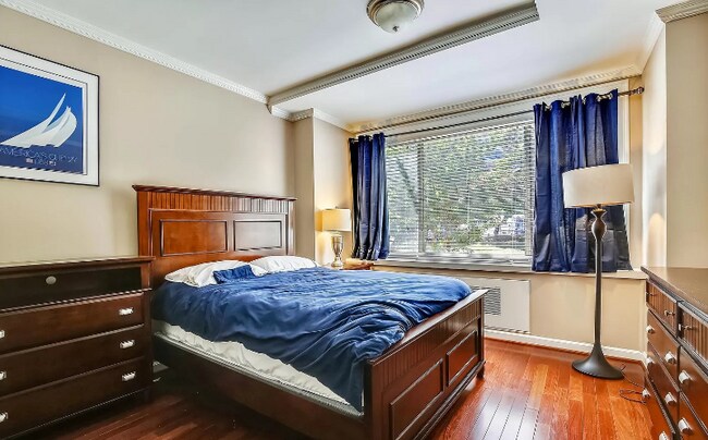 Building Photo - 1121 Arlington Blvd