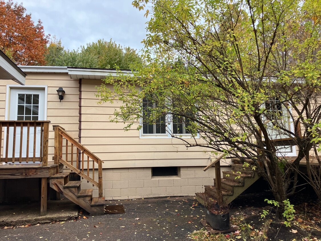 Primary Photo - 2648 Werner St