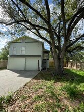 Building Photo - 715 W Richard Ave