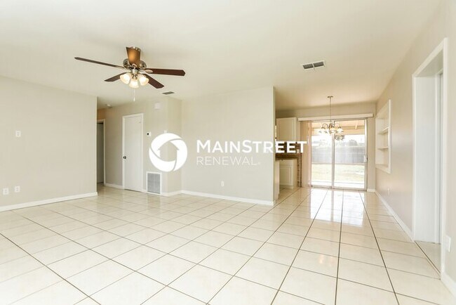 Foto del edificio - 3 Bedroom Pet-Friendly Home in ORLANDO, FL with Main Street Renewal